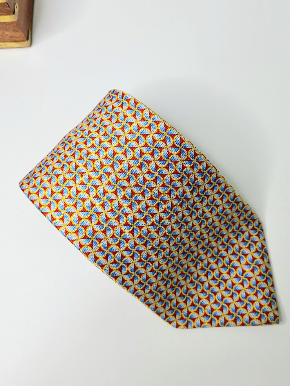 BVLGARI Extra-Long Yellow Blue Red Pinwheel Print Silk Made In Italy Woven Tie